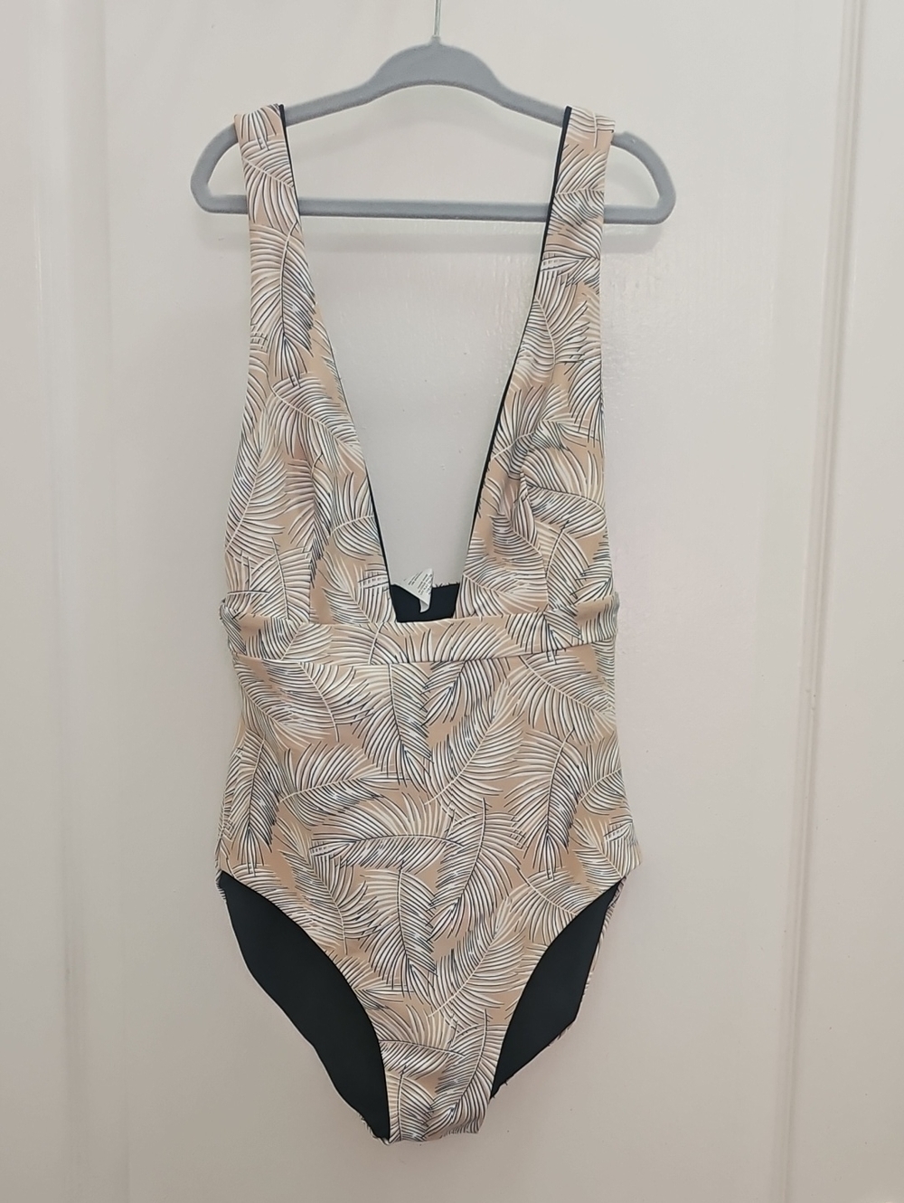 One-Piece Swimsuit in Beige Leaf Print - Classic Fit